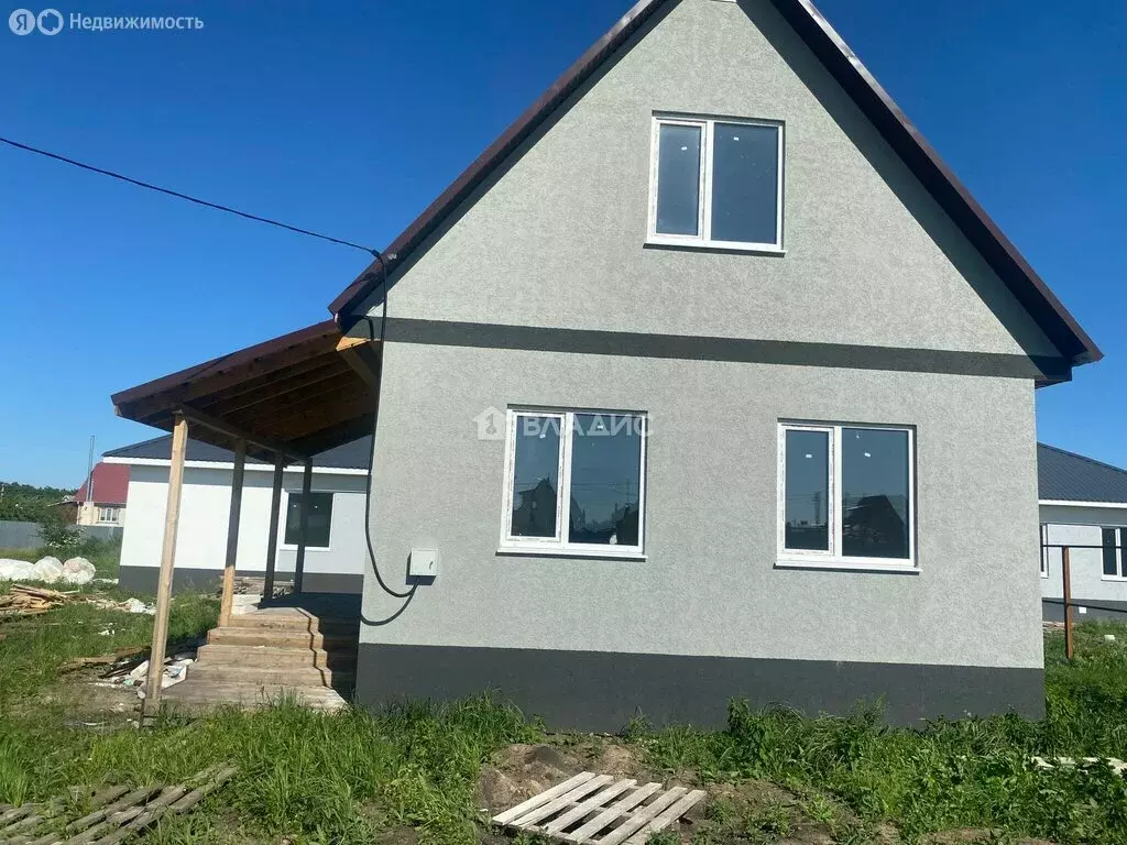 Дом в Бессоновский район, село Ухтинка, Бригадная улица (90 м) - Фото 1