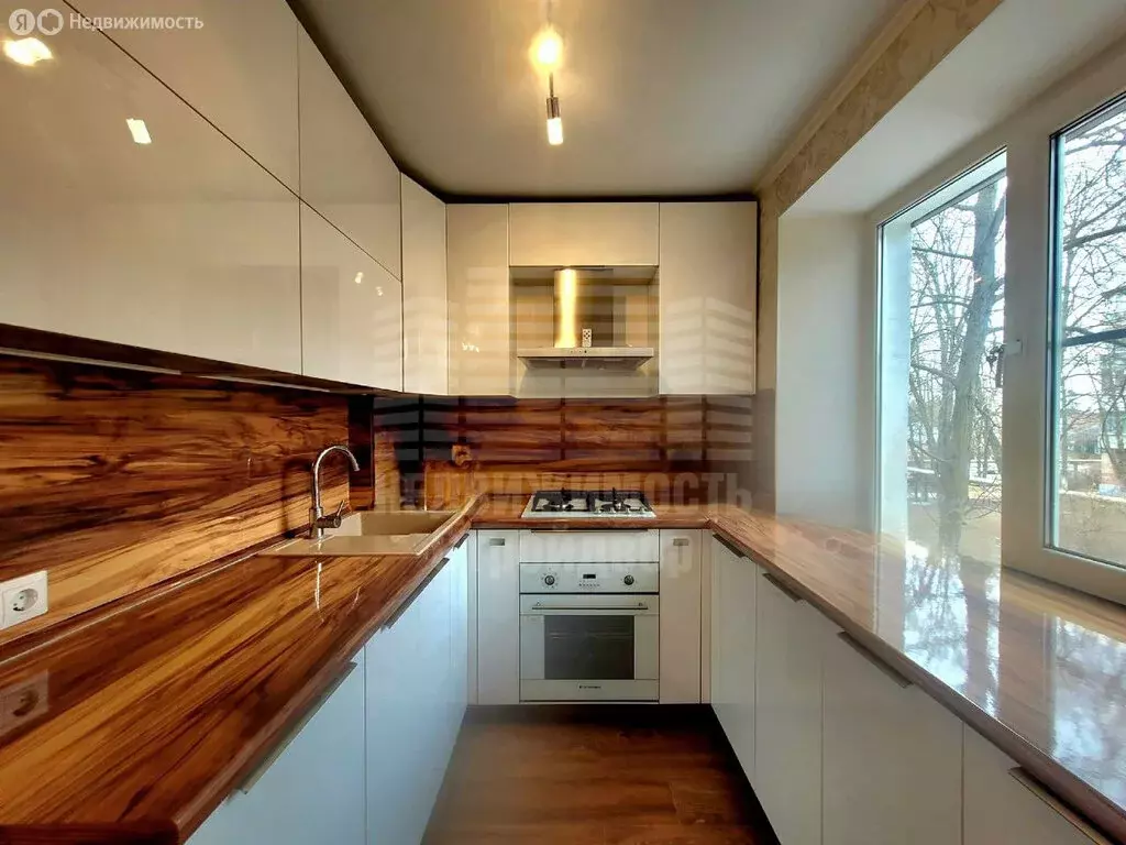 3-комнатная квартира: Таганрог, улица Розы Люксембург, 240-6 (61.4 м) - Фото 2