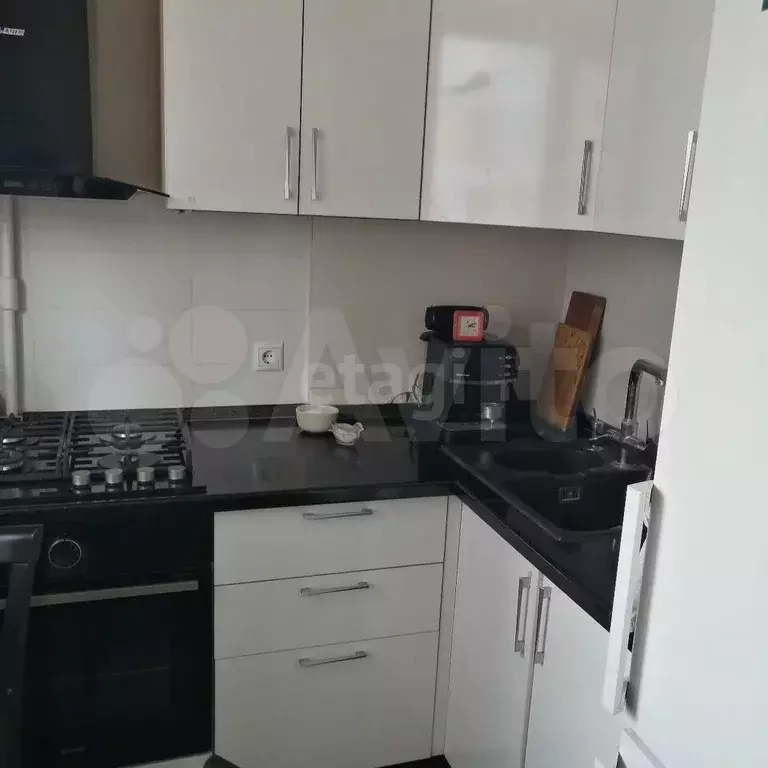 Доля в 2-к. квартире, 48 м, 9/12 эт. - Фото 0