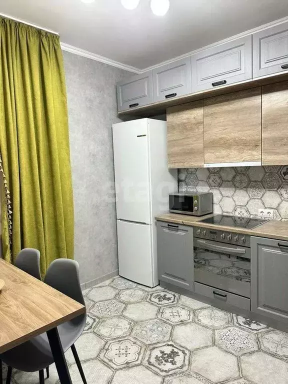 2-к кв. Белгородская область, Белгород ул. Щорса, 39а (61.0 м) - Фото 0