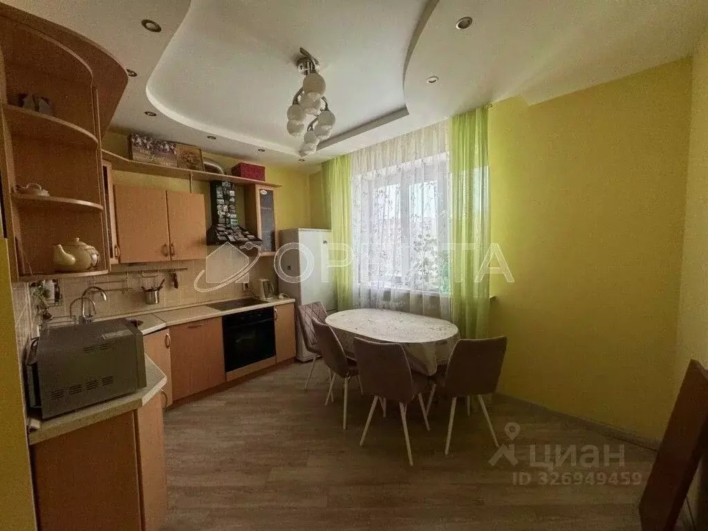 3-к кв. Тюменская область, Тюмень Олимпийская ул., 10 (83.6 м) - Фото 0