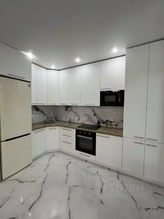 3-к кв. Астраханская область, Астрахань ул. Ахшарумова, 29 (75.0 м) - Фото 2