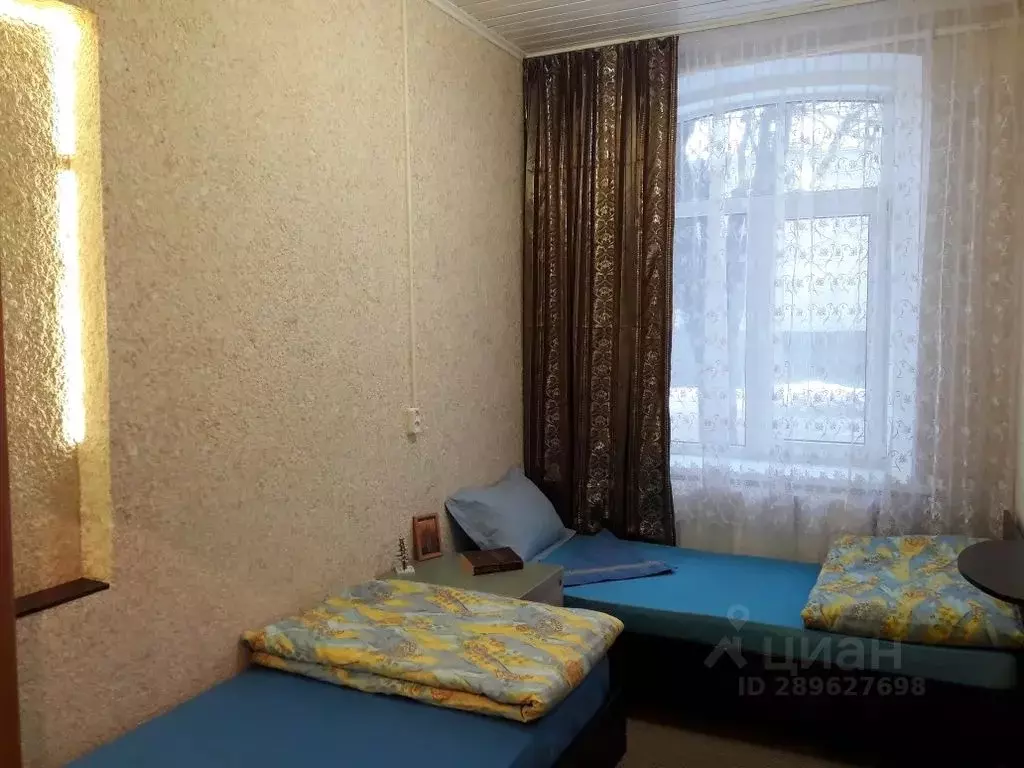 3-к кв. Псковская область, Печоры Юрьевская ул., 13/1 (42.0 м) - Фото 1