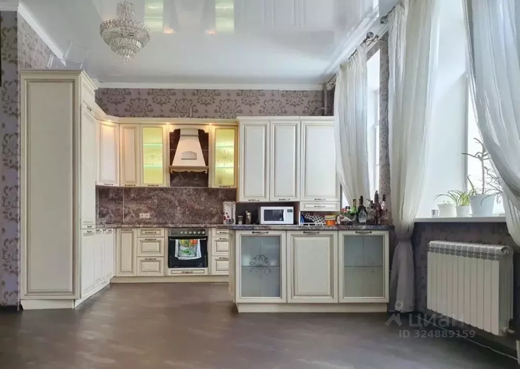 3-к кв. Омская область, Омск ул. 4-я Солнечная, 31 (139.3 м) - Фото 2