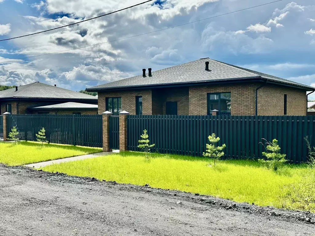 Коттедж в Калужская область, Жуковский муниципальный округ, с. Совхоз ... - Фото 1