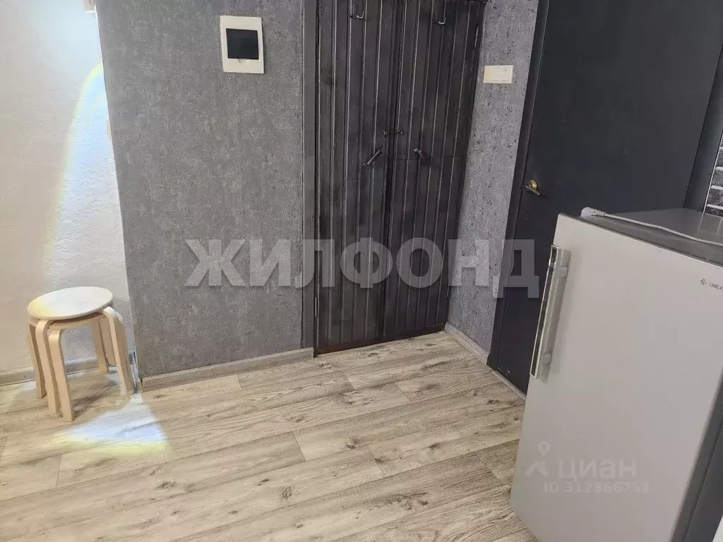 Комната Новосибирская область, Новосибирск Узорная ул., 4 (16.9 м) - Фото 1