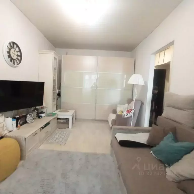 2-к кв. Омская область, Омск ул. 10 лет Октября, 174 (41.0 м) - Фото 1