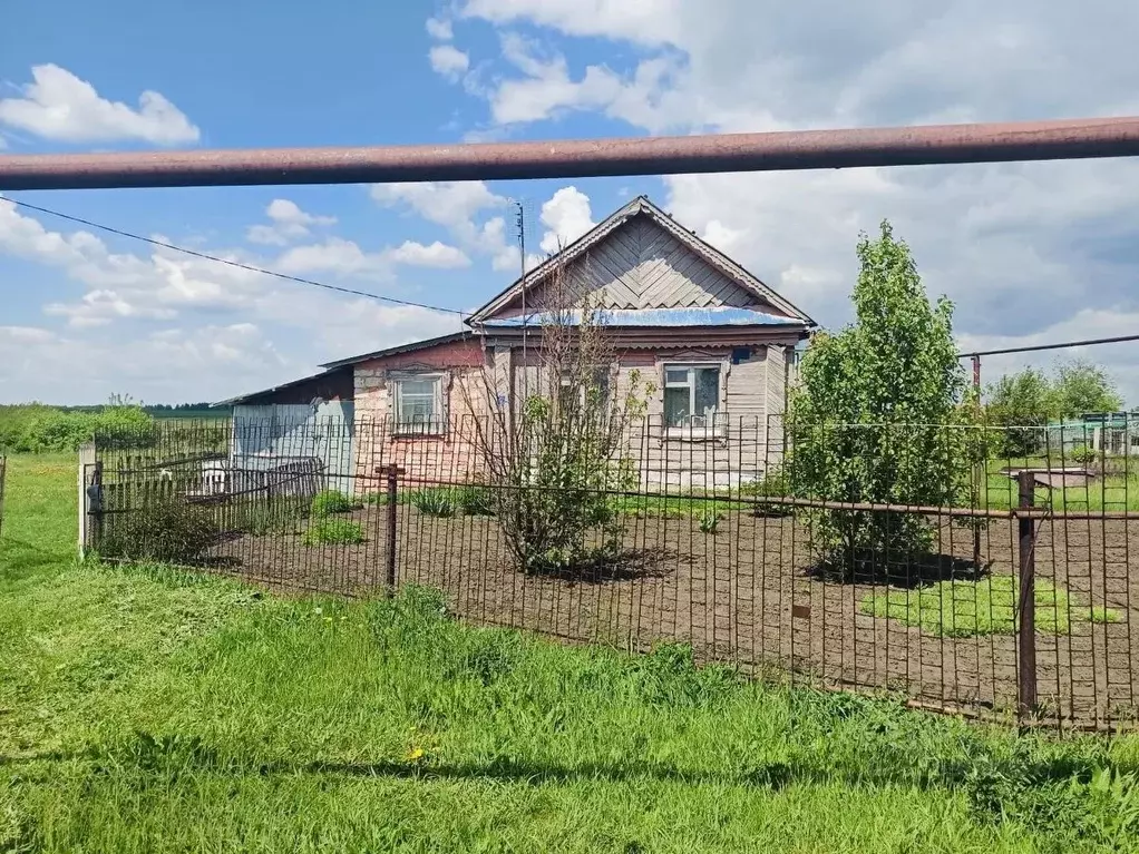 Дом в Самарская область, Ставропольский район, с. Кирилловка ул. ... - Фото 1