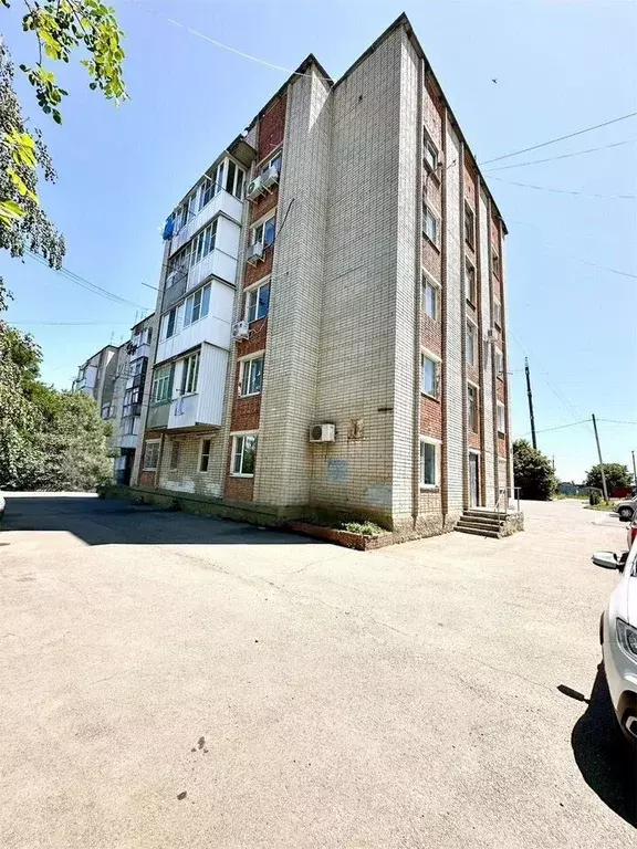 2-к кв. Краснодарский край, Армавир ул. 11-я Линия, 1 (48.0 м) - Фото 0