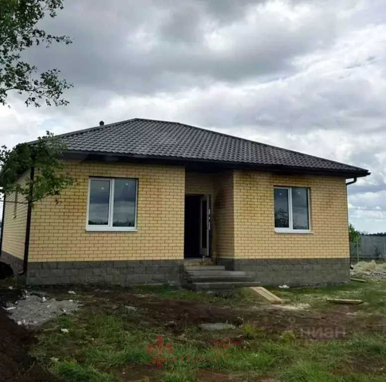 Дом в Белгородская область, Корочанский район, Мелиховское с/пос, с. ... - Фото 2