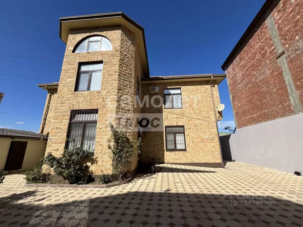 Дом в Дагестан, Махачкала М-5 мкр, ул. Славы, 27А (480 м) - Фото 1