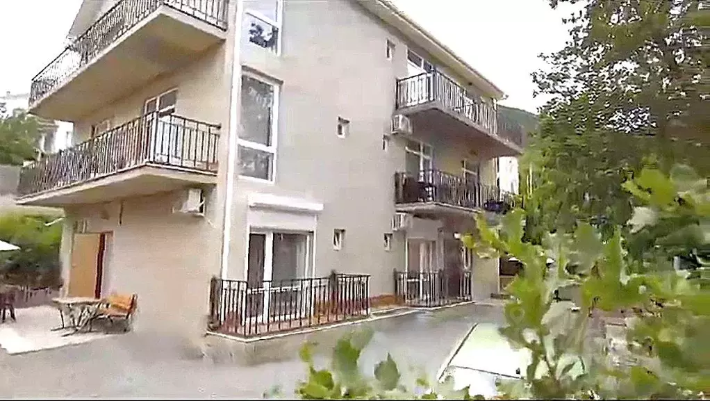Дом в Крым, Алушта муниципальный округ, с. Лазурное  (484 м) - Фото 0