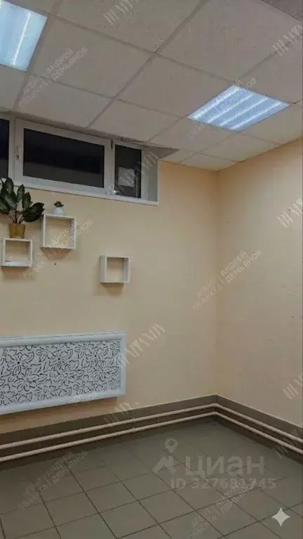 Торговая площадь в Санкт-Петербург ул. Руднева, 22к2 (32 м) - Фото 1
