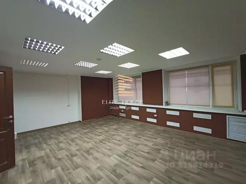 Офис в Ханты-Мансийский АО, Сургут ул. Мелик-Карамова, 45/2 (29 м) - Фото 1