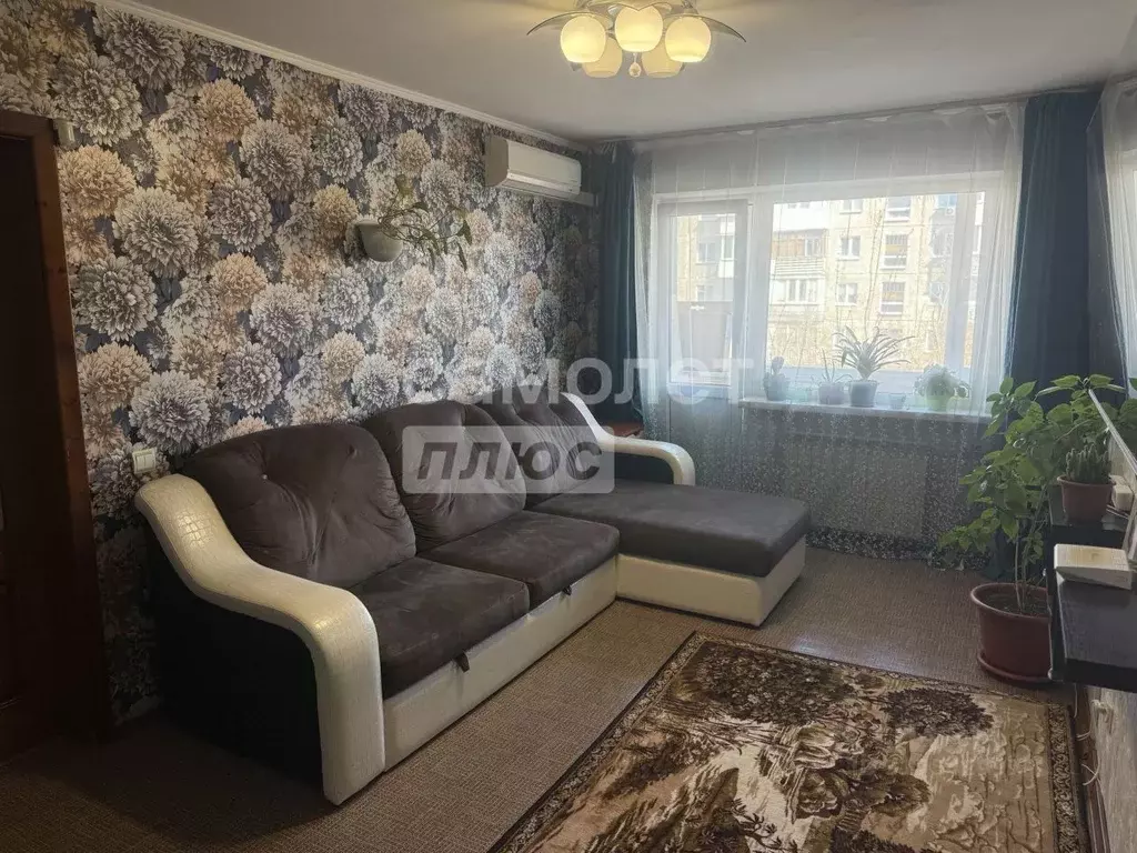 4-к кв. Омская область, Омск ул. 20-я Линия, 53 (63.0 м) - Фото 0