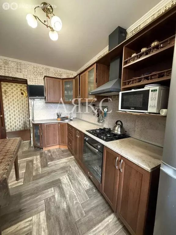 3-комнатная квартира: Ишимбай, улица Космонавтов, 6 (69.6 м) - Фото 2