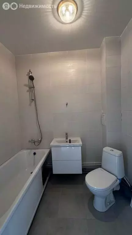 2-комнатная квартира: Новосаратовка, улица Первых, 6к1 (50 м) - Фото 1