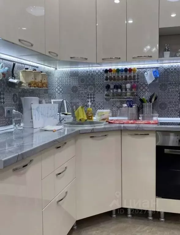 2-к кв. Краснодарский край, Краснодар ул. Цезаря Куникова, 24к2 (52.0 ... - Фото 1