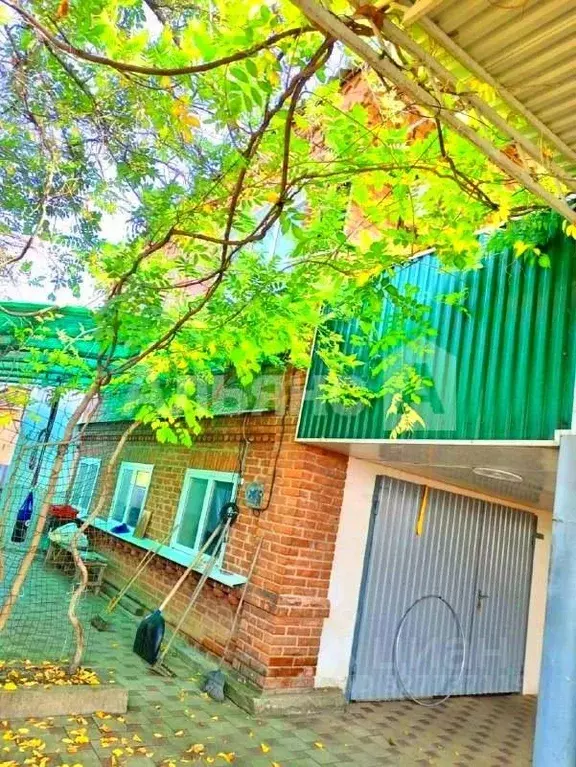 Дом в Краснодарский край, Курганинск ул. Розы Люксембург (170 м) - Фото 1