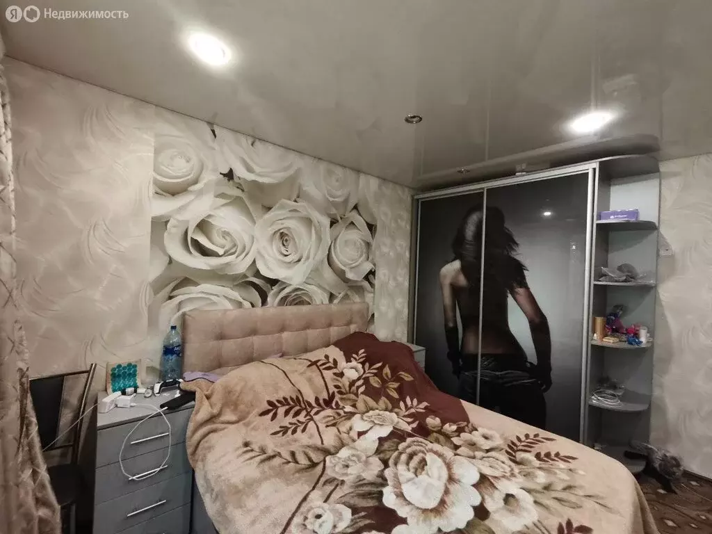 3-комнатная квартира: Балаково, улица Комарова, 122А (75 м) - Фото 0