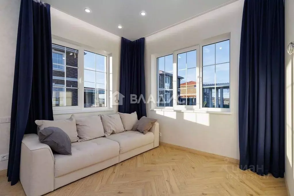 Дом в Калининградская область, Гурьевский муниципальный округ, пос. ... - Фото 1