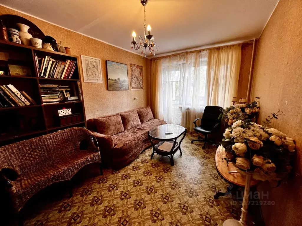 3-к кв. Псковская область, Печоры пл. Победы, 4 (53.5 м) - Фото 0