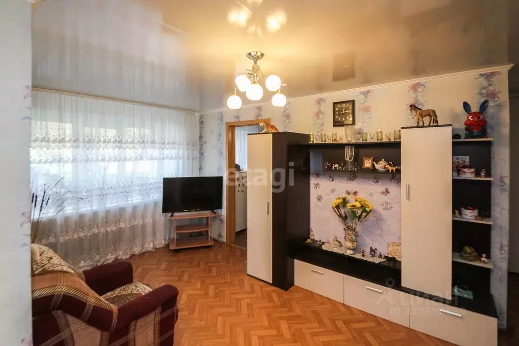 3-к кв. Тюменская область, Тюмень ул. Бирюзова, 12 (53.9 м) - Фото 2