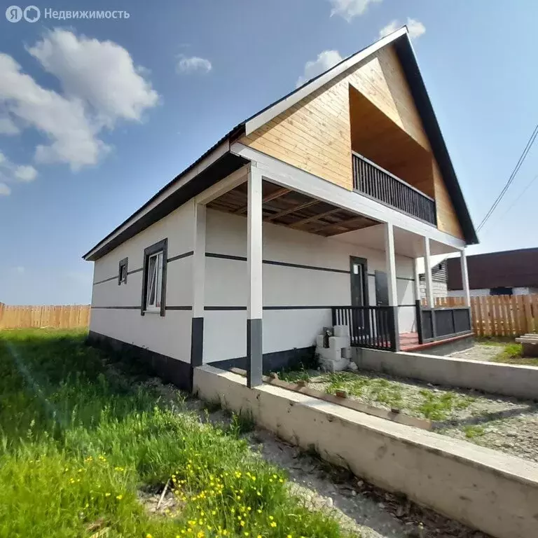 Дом в село Хомутово, улица Евдокии Волынкиной (180 м) - Фото 1