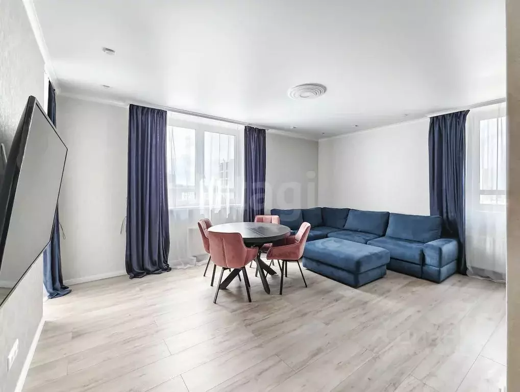 3-к кв. Тюменская область, Тюмень ул. Газовиков, 73 (82.4 м) - Фото 1