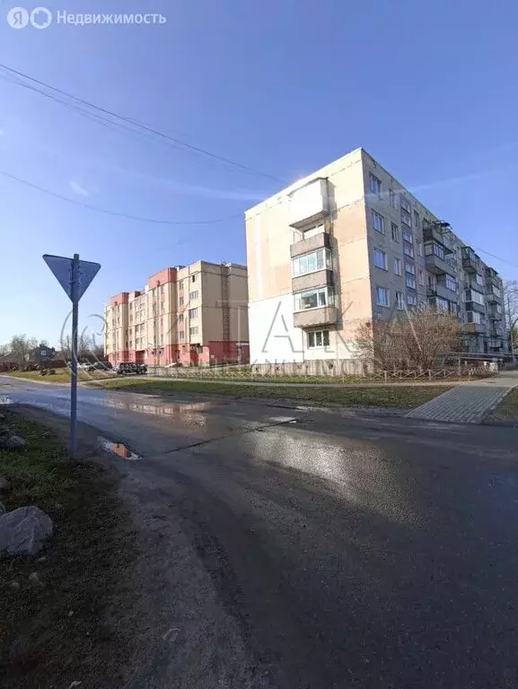 3-комнатная квартира: Приозерск, улица Маяковского, 15 (62.3 м) - Фото 1