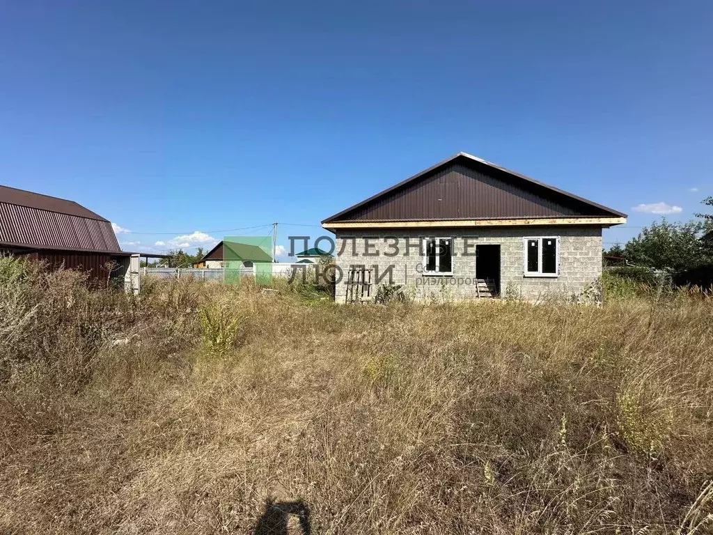 Дом в Саратовская область, Энгельсский район, Красноярское ... - Фото 0