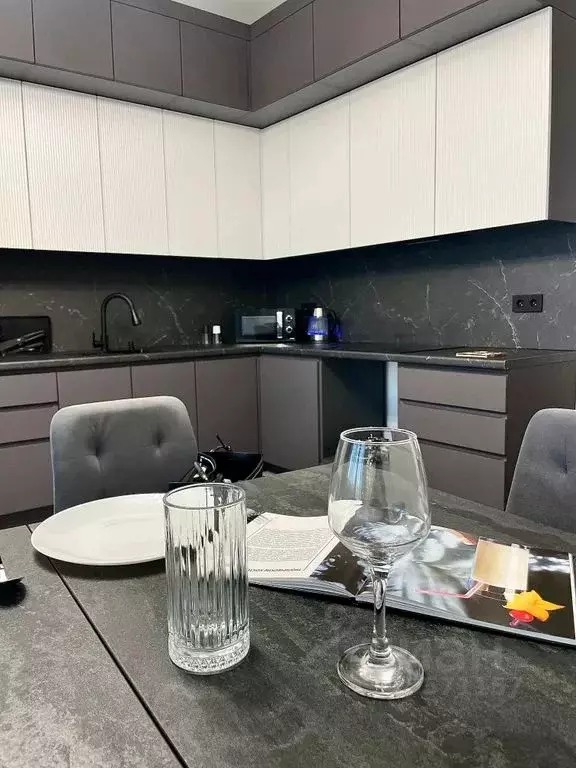 2-к кв. Ставропольский край, Ессентуки ул. Луначарского, 11 (75.0 м) - Фото 0