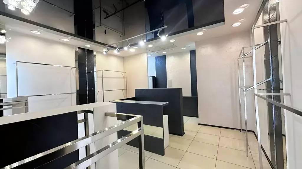 Торговая площадь в Красноярский край, Красноярск ул. Молокова, 56 (39 ... - Фото 1