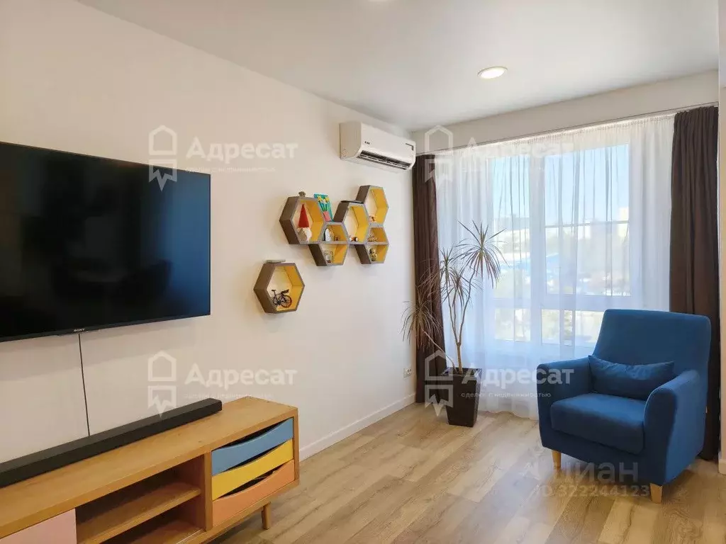 3-к кв. Волгоградская область, Волгоград ул. 8-й Воздушной Армии, 10а ... - Фото 1