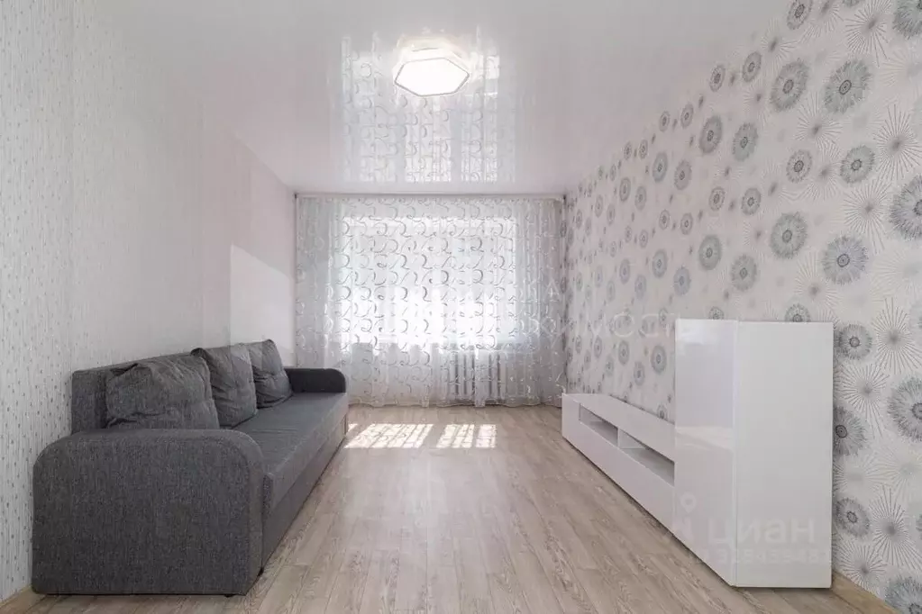 1-к кв. Тюменская область, Тюмень ул. Мельникайте, 48 (30.4 м) - Фото 1