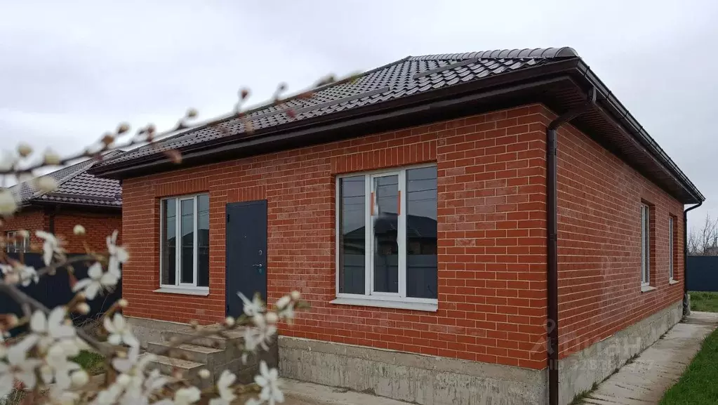 Дом в Адыгея, Тахтамукайский район, Козет аул Кубаньстроевская ул. ... - Фото 1