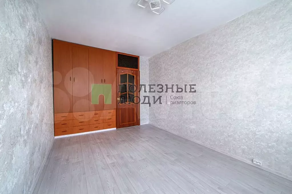 3-к. квартира, 70 м, 1/9 эт. - Фото 1