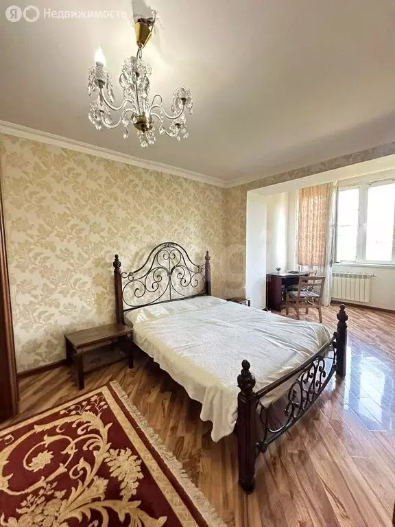 3-комнатная квартира: Махачкала, проспект Имама Шамиля, 10В (100 м) - Фото 2