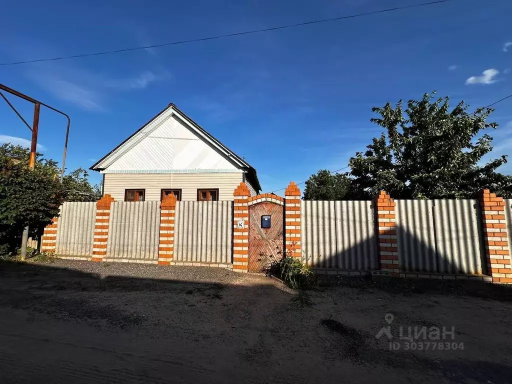 дом в волгоградская область, дубовка красноармейский пер. (72 м) - Фото 1