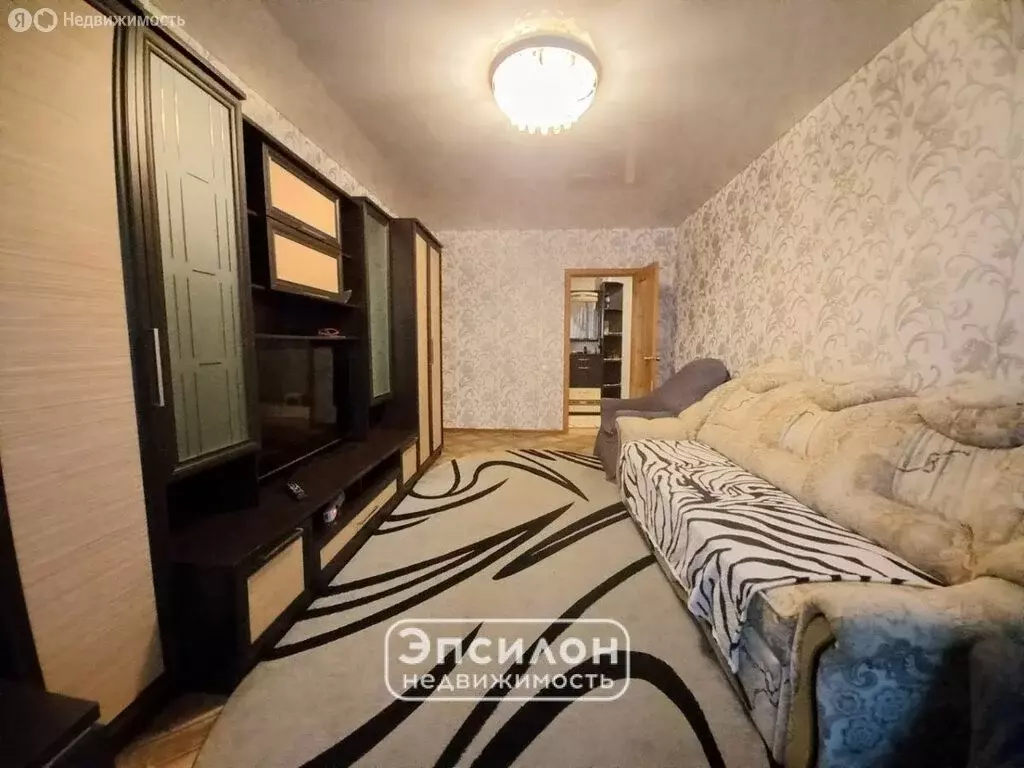 3-комнатная квартира: Курск, проспект Вячеслава Клыкова, 46 (84.83 м) - Фото 2