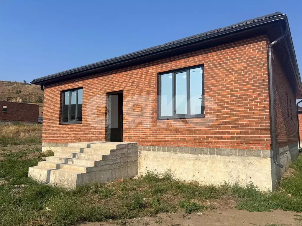 Дом в Краснодарский край, Новокубанский район, пос. Прикубанский ... - Фото 0