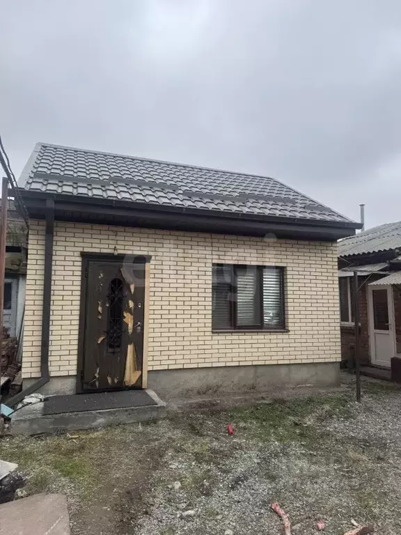 Дом в Северная Осетия, Владикавказ Суворовская ул., 40 (30 м) - Фото 1