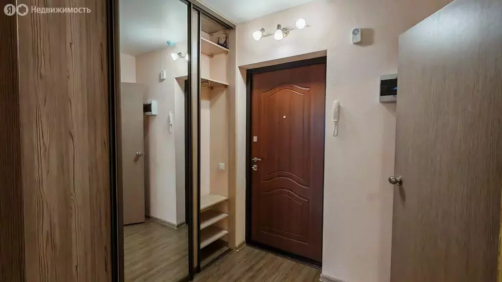 2-комнатная квартира: Верхняя Пышма, улица Петрова, 34В (45 м) - Фото 0
