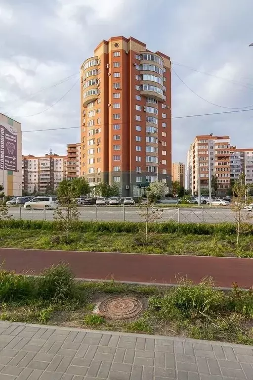 3-к кв. Омская область, Омск ул. Крупской, 10 (109.0 м) - Фото 1