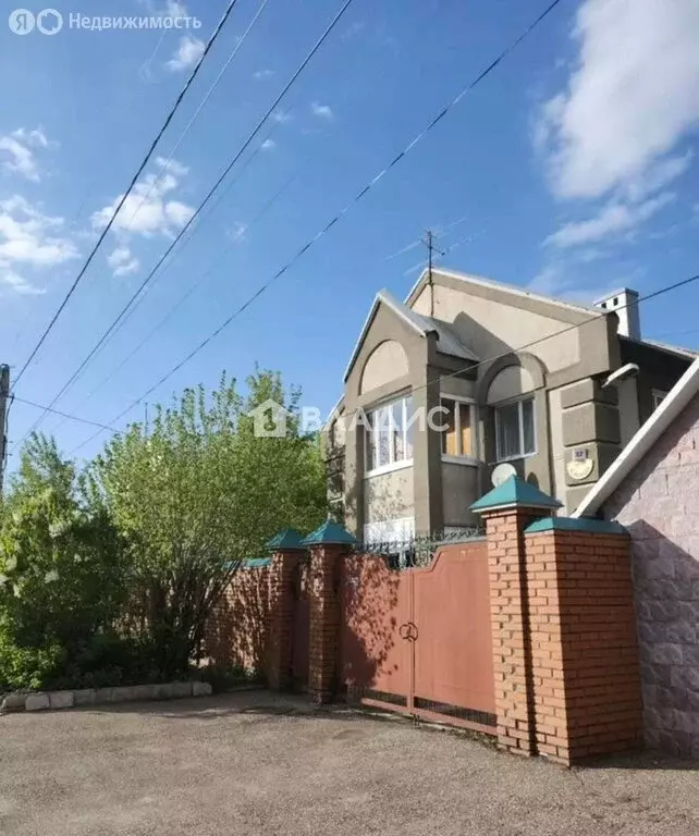 Дом в село Загородный, улица Лескова (220 м) - Фото 1