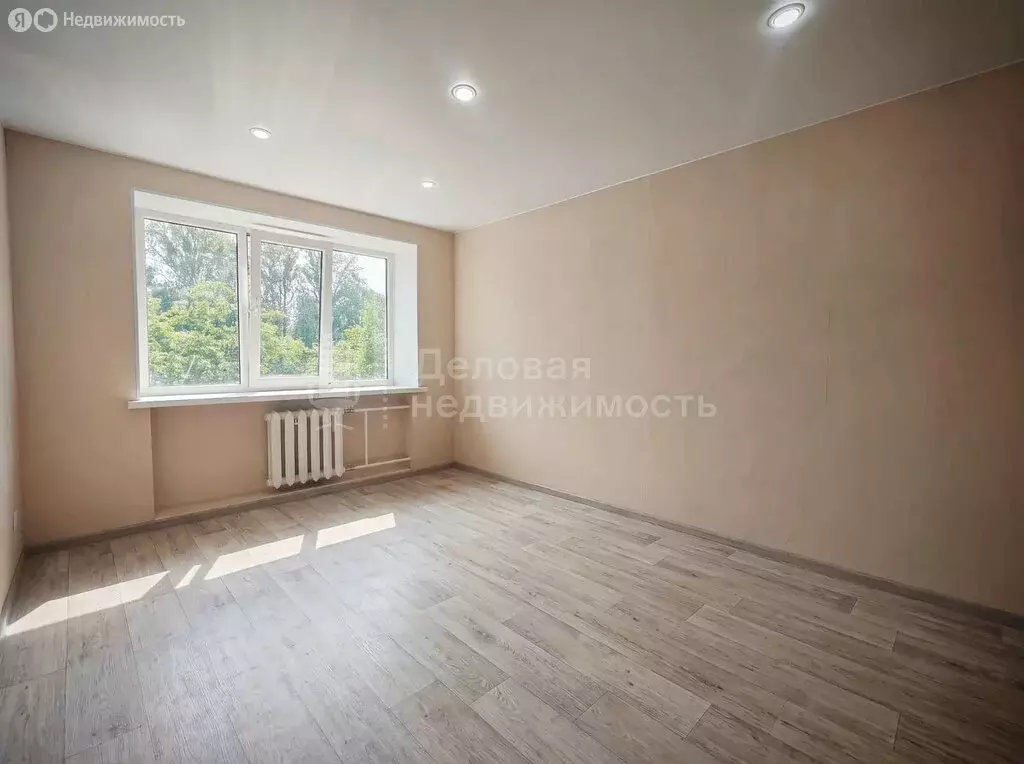 1к в 9-комнатной квартире (13.6 м) - Фото 1