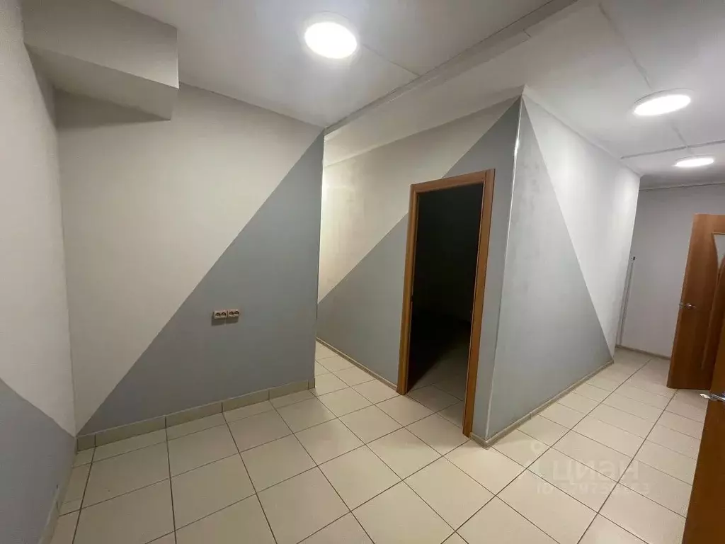 Помещение свободного назначения в Татарстан, Казань ул. Космонавтов, ... - Фото 2