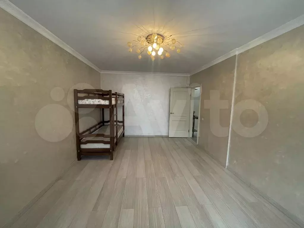 2-к. квартира, 90 м, 2/5 эт. - Фото 1