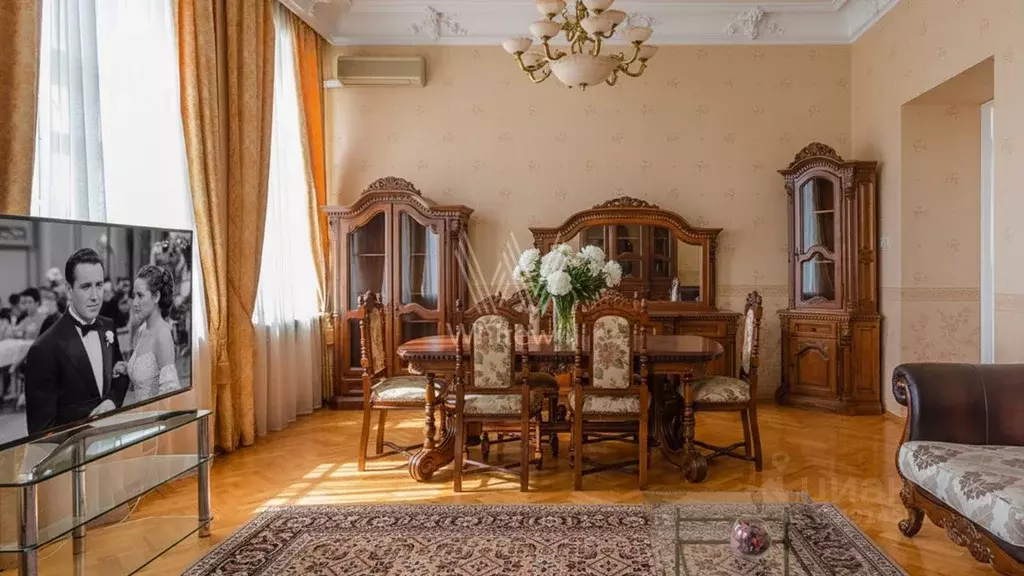 3-к кв. Москва ул. Петровка, 17С1 (190.0 м) - Фото 1