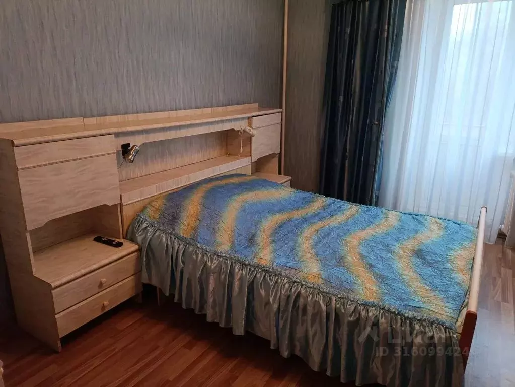 2-к кв. Ленинградская область, Тихвин 4-й мкр, 1 (58.0 м) - Фото 0